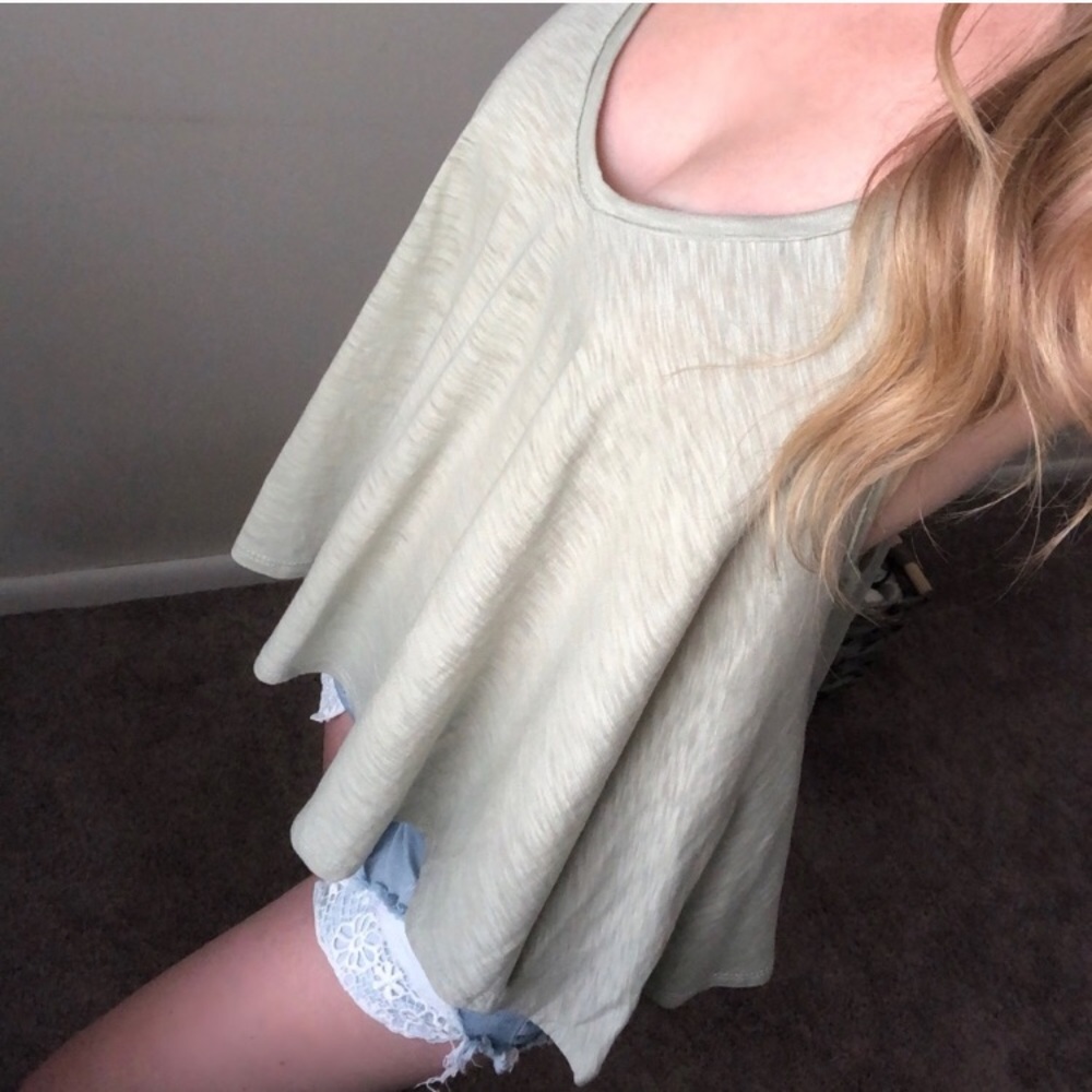 Nicole Tank - In sage - Picture 6 of 8